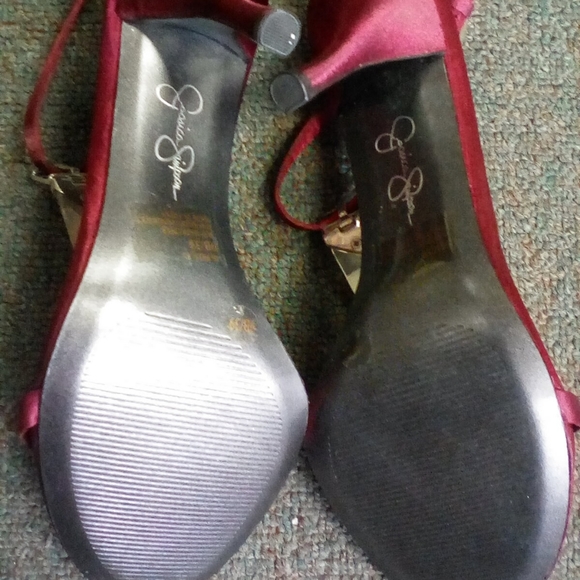 Red velvet heels - Picture 4 of 4